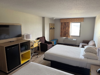 Deluxe Room, 2 Queen Beds, Non Smoking
