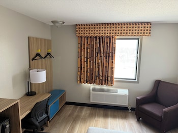 Standard Room, 1 Queen Bed