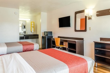 Deluxe Room, 2 Double Beds, Smoking, Refrigerator & Microwave