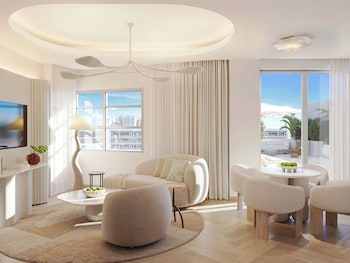 Penthouse, 2 Bedrooms, City View