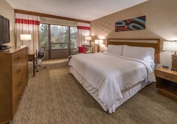 Room, 2 Queen Beds, Mountain View