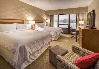 Room, 2 Queen Beds, Sea View