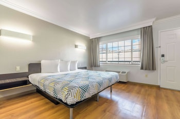Standard Room, 1 King Bed, Non Smoking, Refrigerator & Microwave