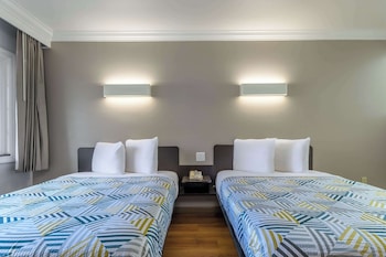 Standard Room, 2 Double Beds, Non Smoking, Refrigerator & Microwave