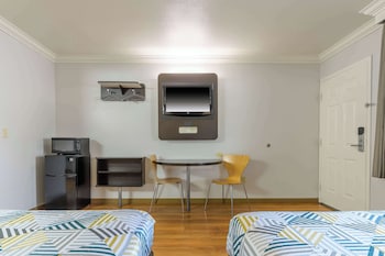 Standard Room, 2 Double Beds, Non Smoking, Refrigerator & Microwave