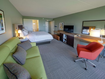 Room, 1 King Bed, Non Smoking, Valley View (Study)