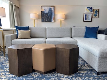 Suite, 1 King Bed, Non Smoking