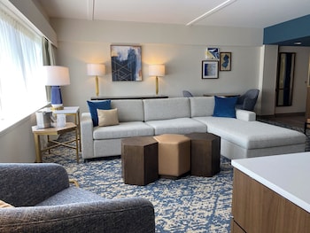 Suite, 1 King Bed, Non Smoking