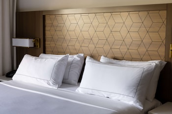Room, 1 King Bed, Corner