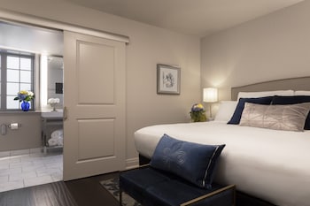 Premium Room, 1 King Bed