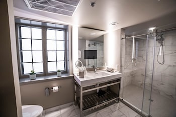 Premium Room, 1 King Bed