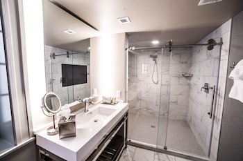 Premium Room, 1 King Bed