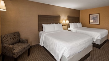 Standard Room, 2 Queen Beds, Non Smoking, Refrigerator & Microwave (Pet Friendly)