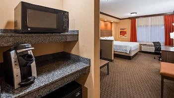 Standard Room, 1 King Bed, Non Smoking, Refrigerator & Microwave