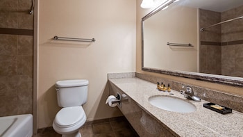 Standard Room, 2 Queen Beds, Non Smoking, Refrigerator & Microwave (Pet Friendly)