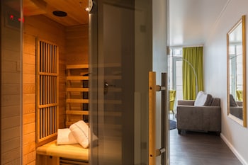 Deluxe Room, Sauna