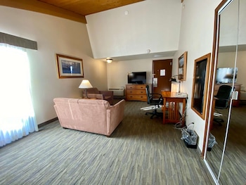 Standard Room, 1 King Bed, Non Smoking, Jetted Tub (Oversized Room)