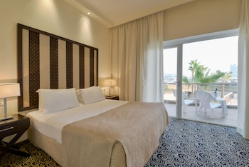 Superior Room, Balcony, Pool View