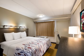 Deluxe Room, 1 King Bed (Smoke Free)