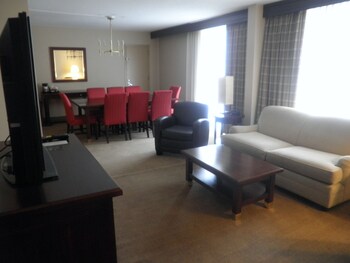 Suite, 1 King Bed with Sofa bed