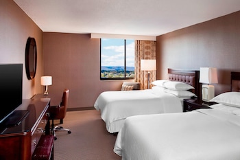 Traditional Room, 2 Double Beds (Mobility Accessible, Tub)