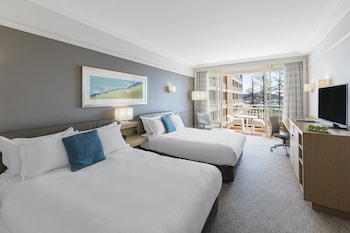Standard Room, 1 King Bed, Balcony
