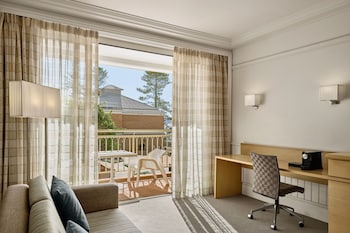 Standard Room, 1 King Bed, Balcony