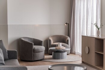 Suite, Club Lounge Access (Pacific)