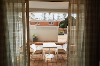 Standard Room, 2 Queen Beds, Balcony