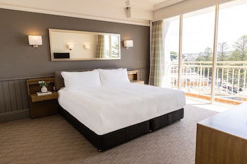 Presidential Suite, Club Lounge Access