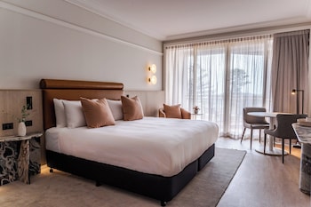 Premium Room, 1 King Bed, Club Lounge Access, Pool View (Balcony)