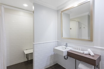 Standard Room, 2 Queen Beds, Accessible