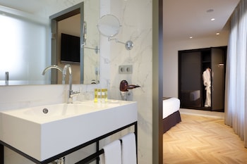 Twin Room (Single Use)