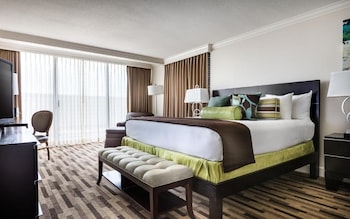 Standard Room, 1 King Bed