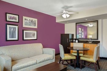 Suite, 1 King Bed, Non Smoking