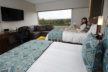 Classic Room, 2 Queen Beds, Club Lounge Access, Park View (Chapultepec Park View)