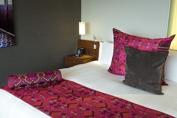 Classic Room, 1 King Bed, Club Lounge Access (Chapultepec Park View)