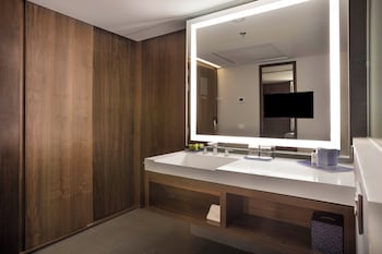 Classic Room, 2 Queen Beds (Executive Floor)