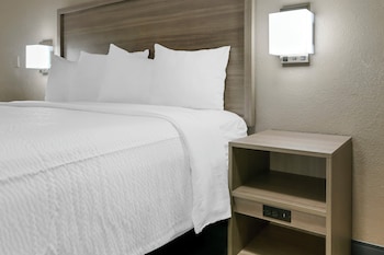 Superior Room, 1 King Bed (Smoke Free)