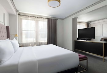 Deluxe Room, 1 King Bed