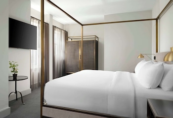 Suite, 1 King Bed
