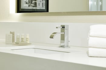 Deluxe Room, 2 Queen Beds