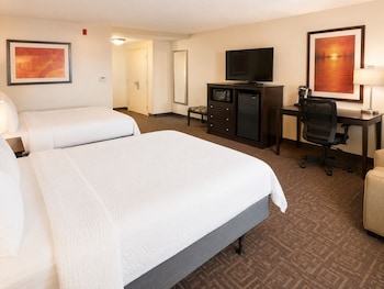 Standard Room, 2 Queen Beds, Ground Floor