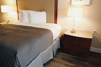 Premium King Bed Smoking