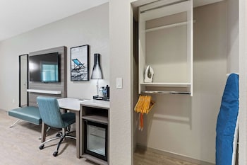 Room, 1 King Bed, Accessible, Non Smoking