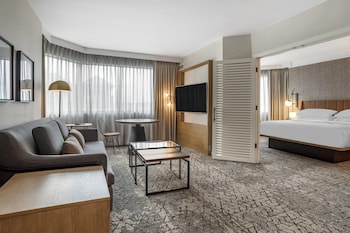 Club Suite, 1 Bedroom (Mobility Accessible, Tub)
