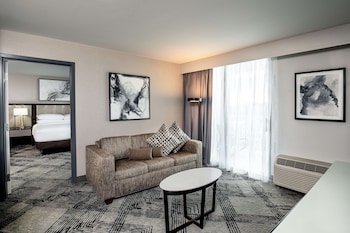 Suite, 1 King Bed, Balcony