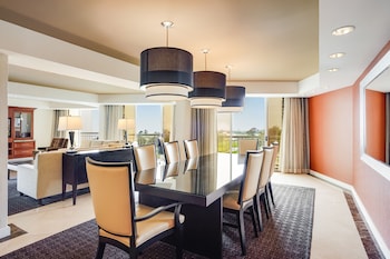 Suite, 1 King Bed (The Champion Suite)