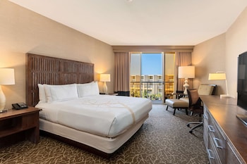 Room, 1 King Bed (Top Floor)