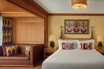 Deluxe Park View Room King Bed